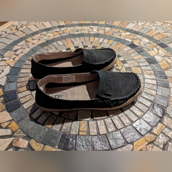 Ugg Australia Marrah Black Leather Moccasins - Picture 2 of 5